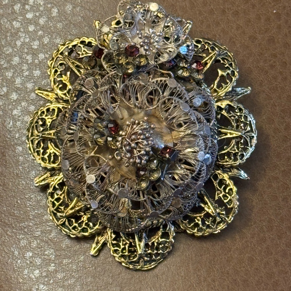 Very rare VTG estate filigree collage brooch/pendant w/rhinestones